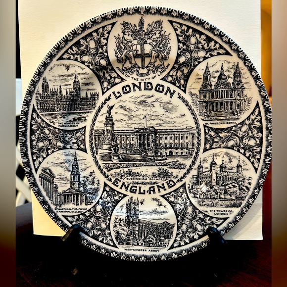 LONDON Wood & Sons Souvenir Plate MADE IN ENGLAND - Picture 1 of 1